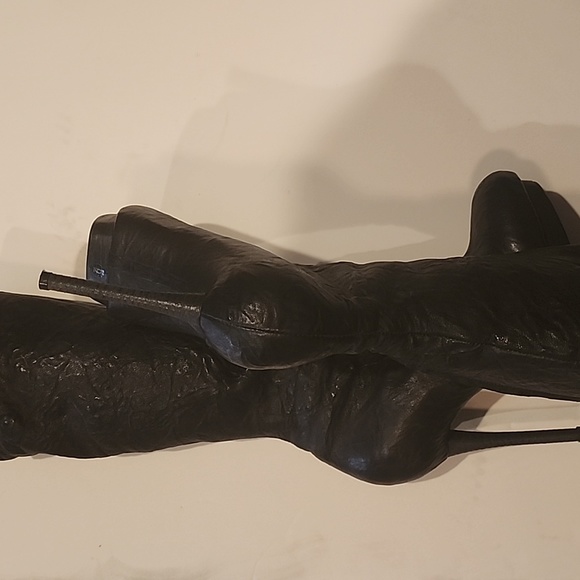 BLACK LEATHER KNEE BOOTS - Picture 4 of 9